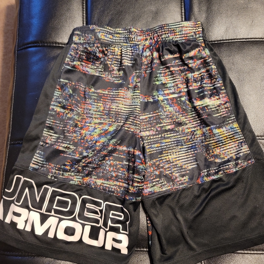 Boys Under Armour Shorts 10/12